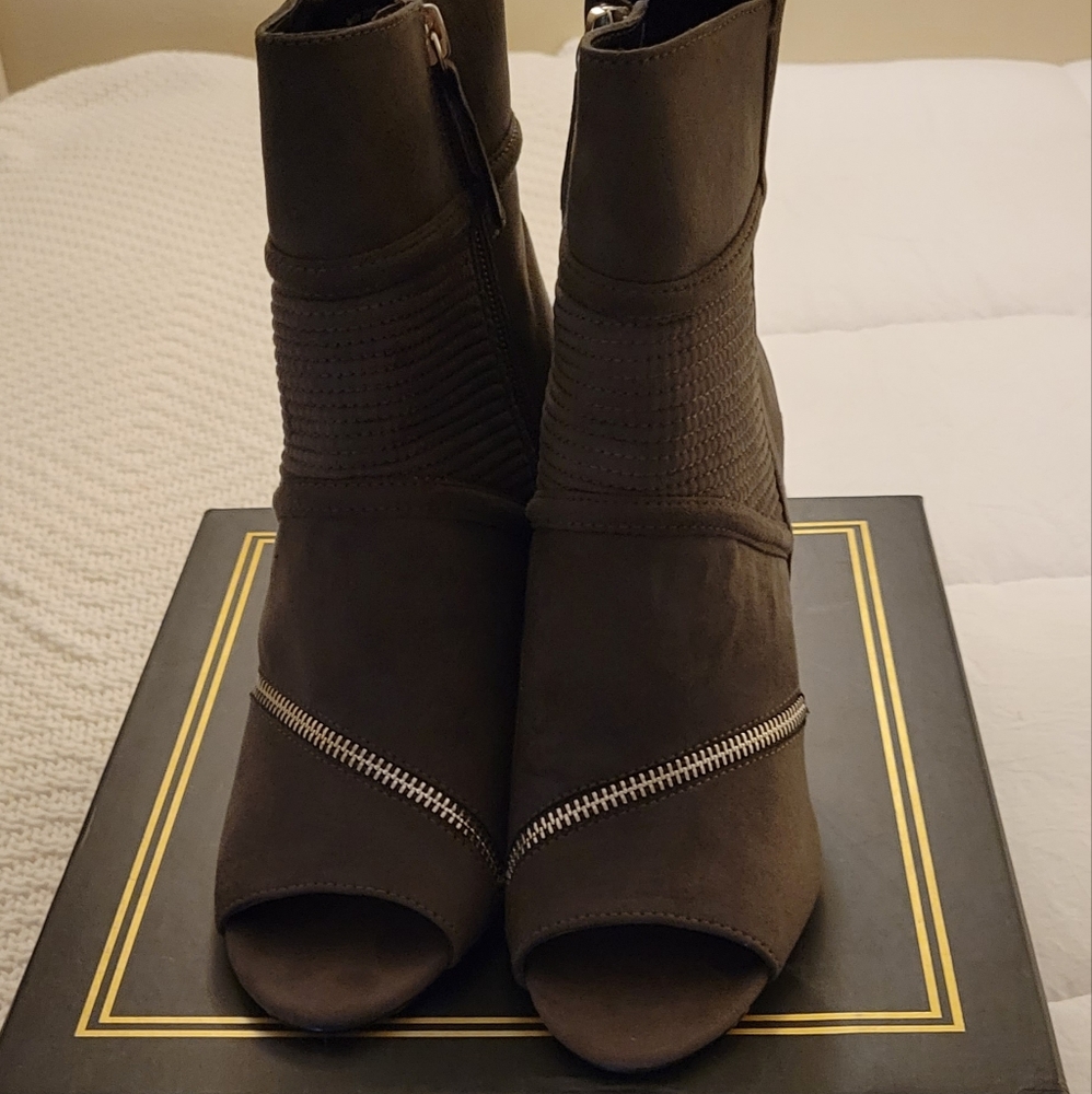 Daya boots